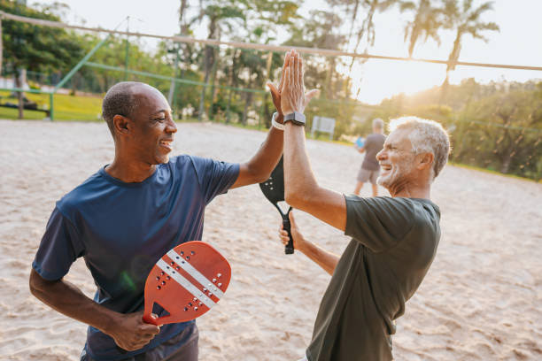 Seu guia para jogar beach tennis: regras, dicas e muito mais