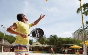 Aprimorando o saque no Beach Tennis: Dicas e Exercícios