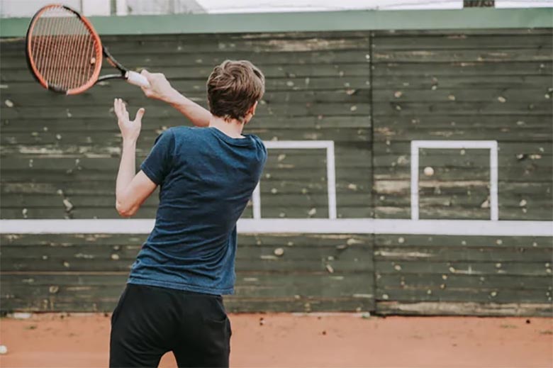 Jogar contra a parede - Beach tennis